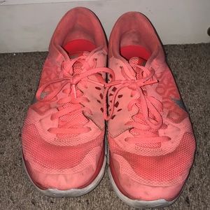 Nike Flex Run Shoes Coral